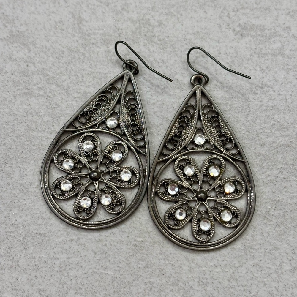 Elegant Silver Teardrop Earrings